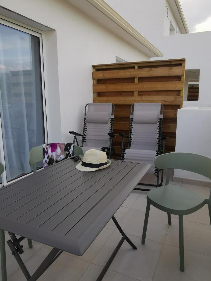 Marine De Bravone T2 Terrasse Front De Mer - Plage Pieds Dans L'Eau - Clim - Piscine - Wifi Linguizzetta Exterior foto